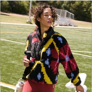 FP Movement Fleece Pullover Rocky Ridge
Free people XS button jacket